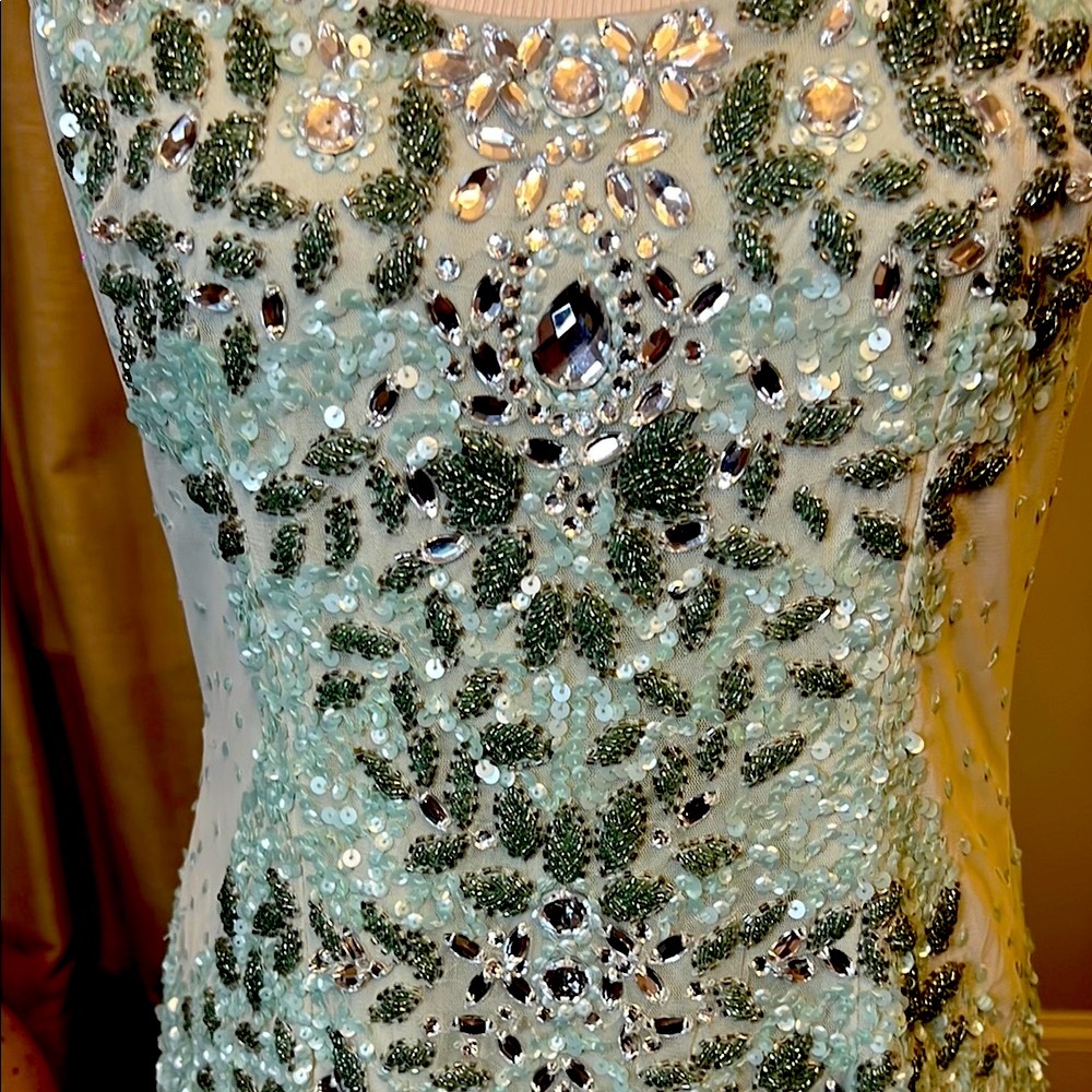 Adriana Papell BodyCon Mint Green Embellished Dress - Picture 5 of 6